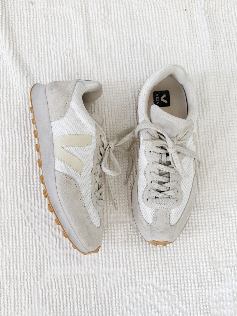 Veja Rio Branco Alveomesh Sneakers in White / Pierre Grey Natural 42 10
